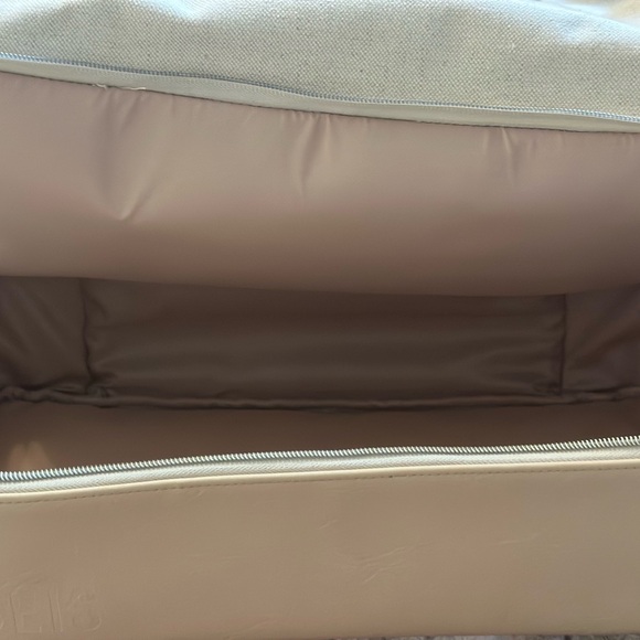 Stylish BEIS weekender bag - Picture 7 of 9